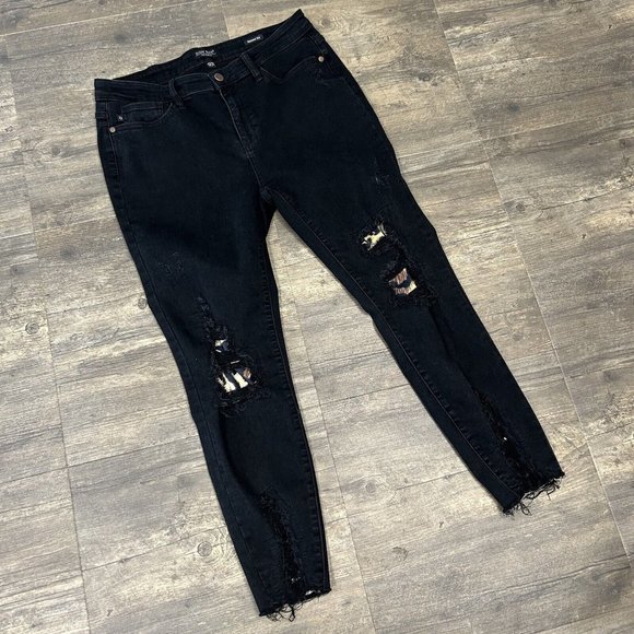 Judy Blue Skinny Fit Jeans 13/31 Stretch Black Distressed Animal Print Raw Hem - Picture 1 of 10